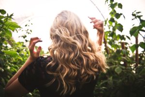 Regenerácia vlasov po lete a na jeseň